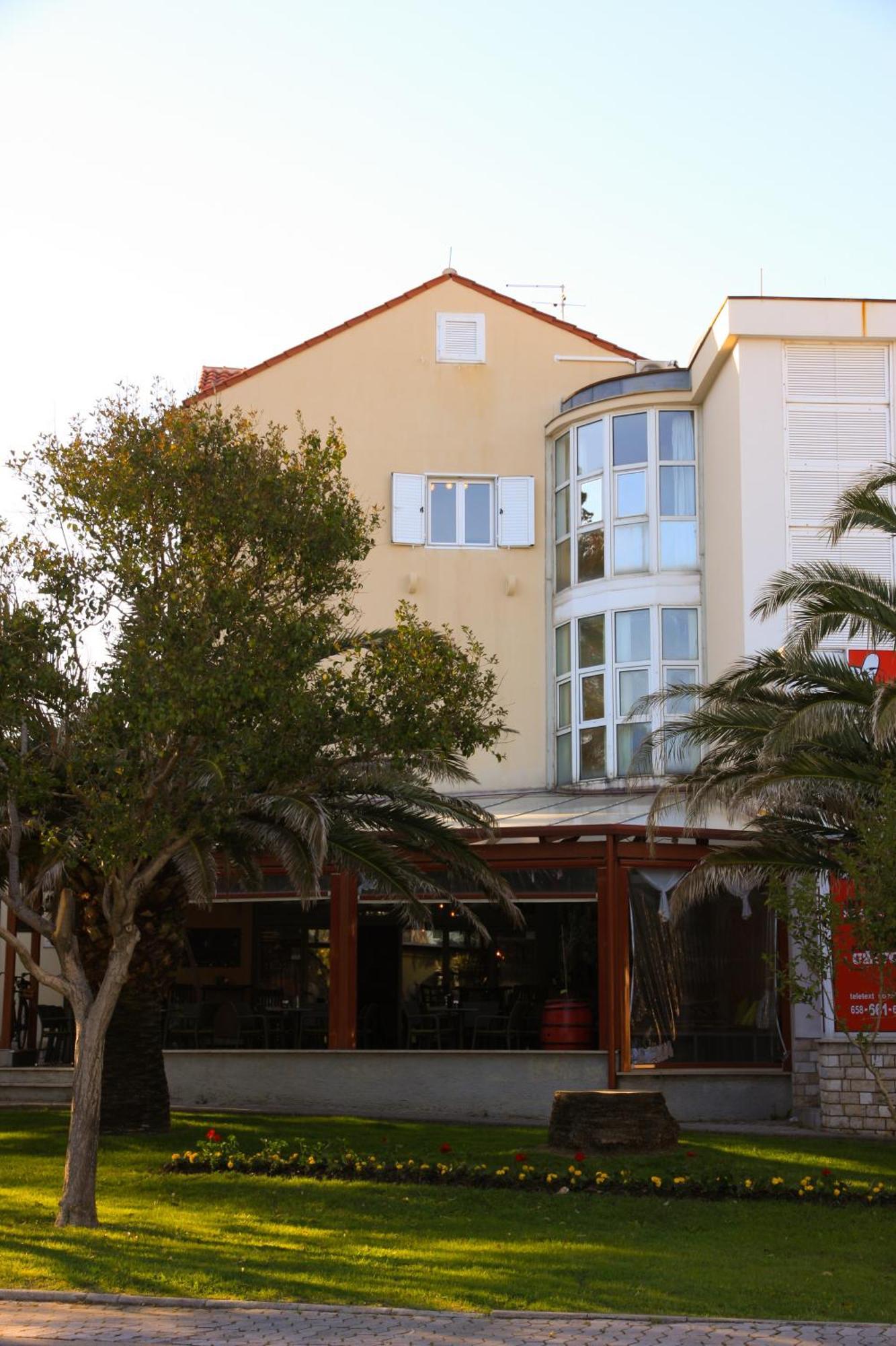Citypark Apartment Palit Exterior photo